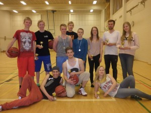 Kauden päättäjäisissä palkittuja 17.5.2014.